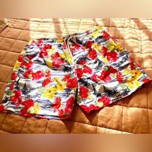 Men’s Trunks Surf and Swim Co. Floral Print Swim Trunks, never Worn, XL